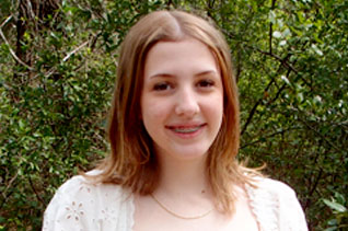 Alyssa headshot